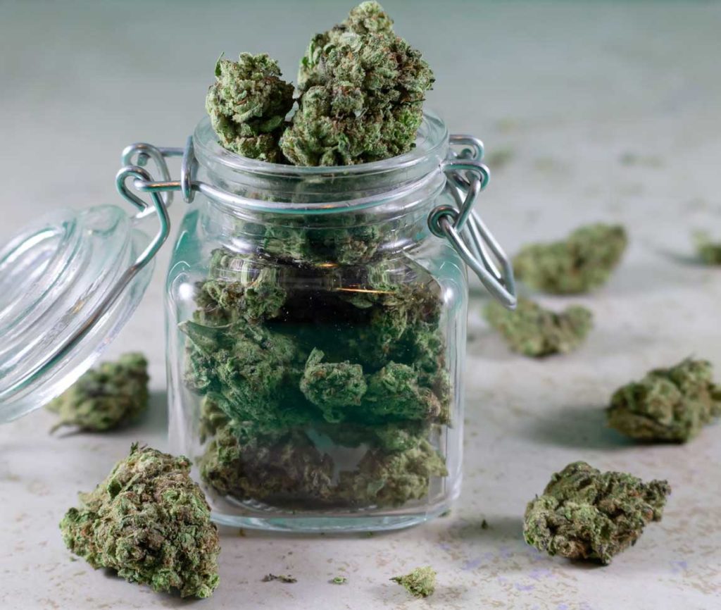 Keeping weed fresh in a glass flip-top jar